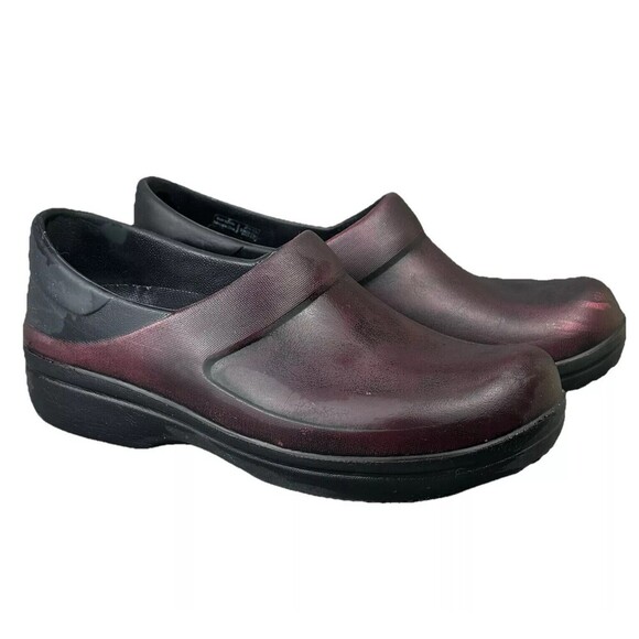CROCS Clogs Shoes Women's Sz 8 Black & Burgundy Neria Pro II Dual Distressed - Picture 2 of 13